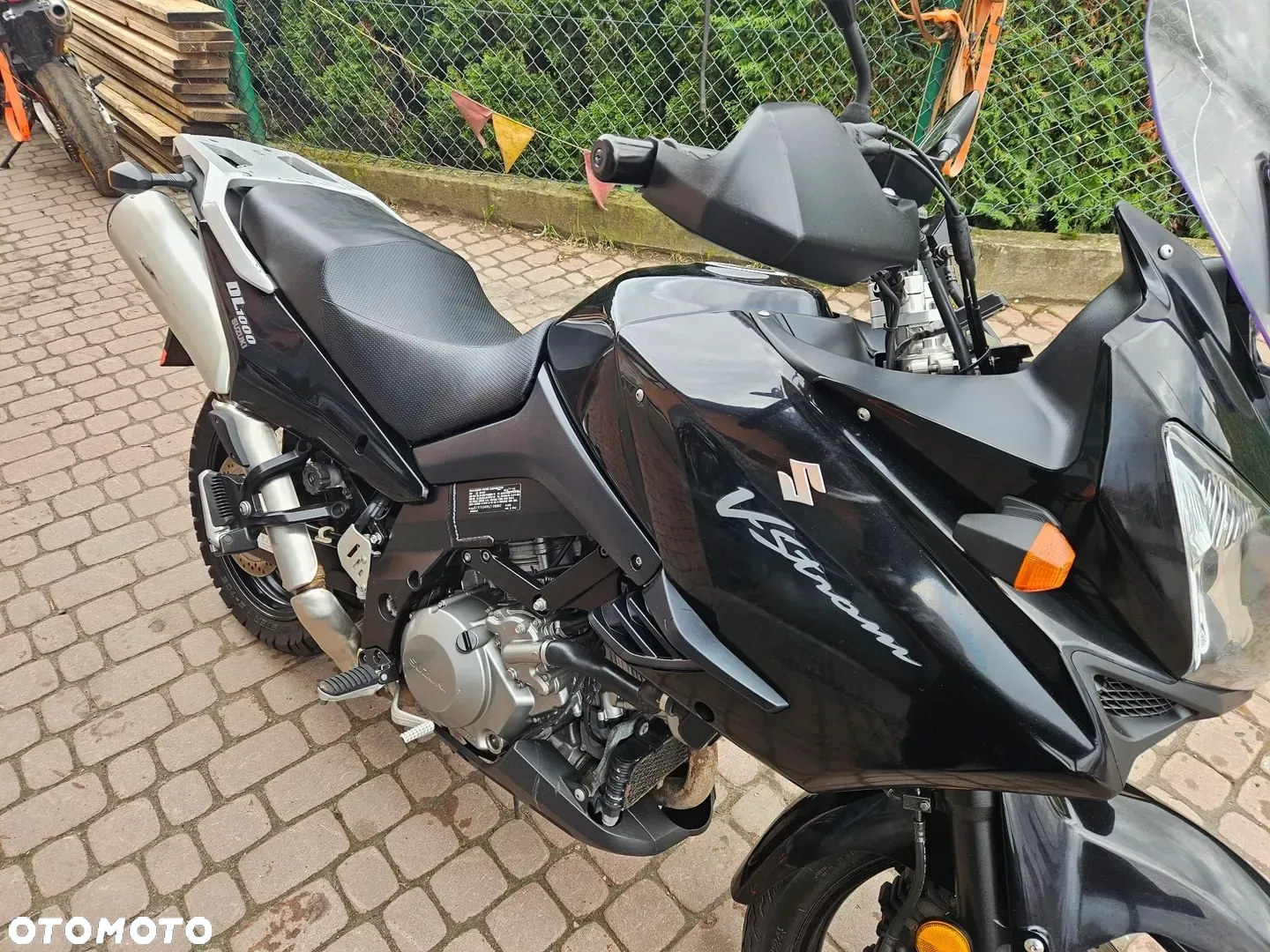 Suzuki DL - 6