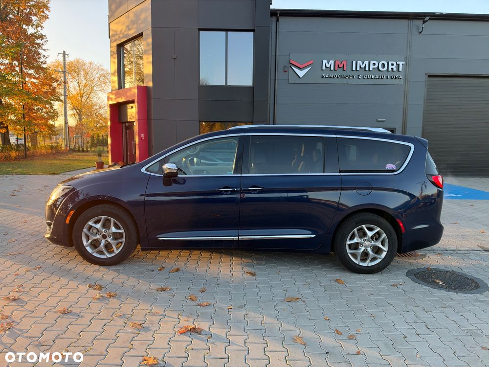 Chrysler Pacifica - 4