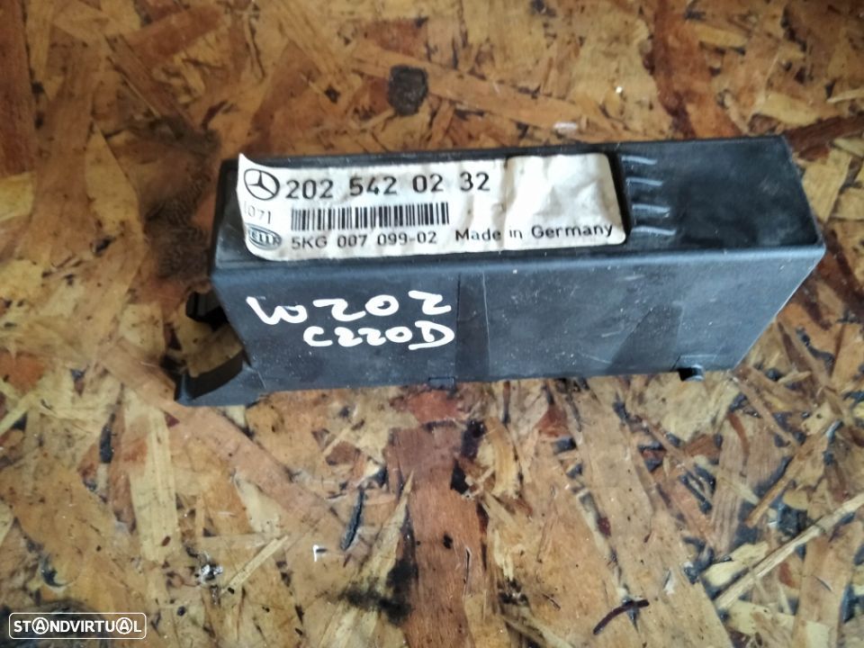 MODULO /  CENTRALINA DAS LUZES MERCEDES W202 C220 2025420232 - 1