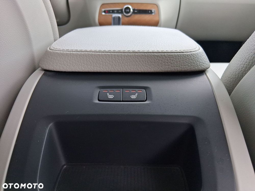 Volvo XC 90 - 16