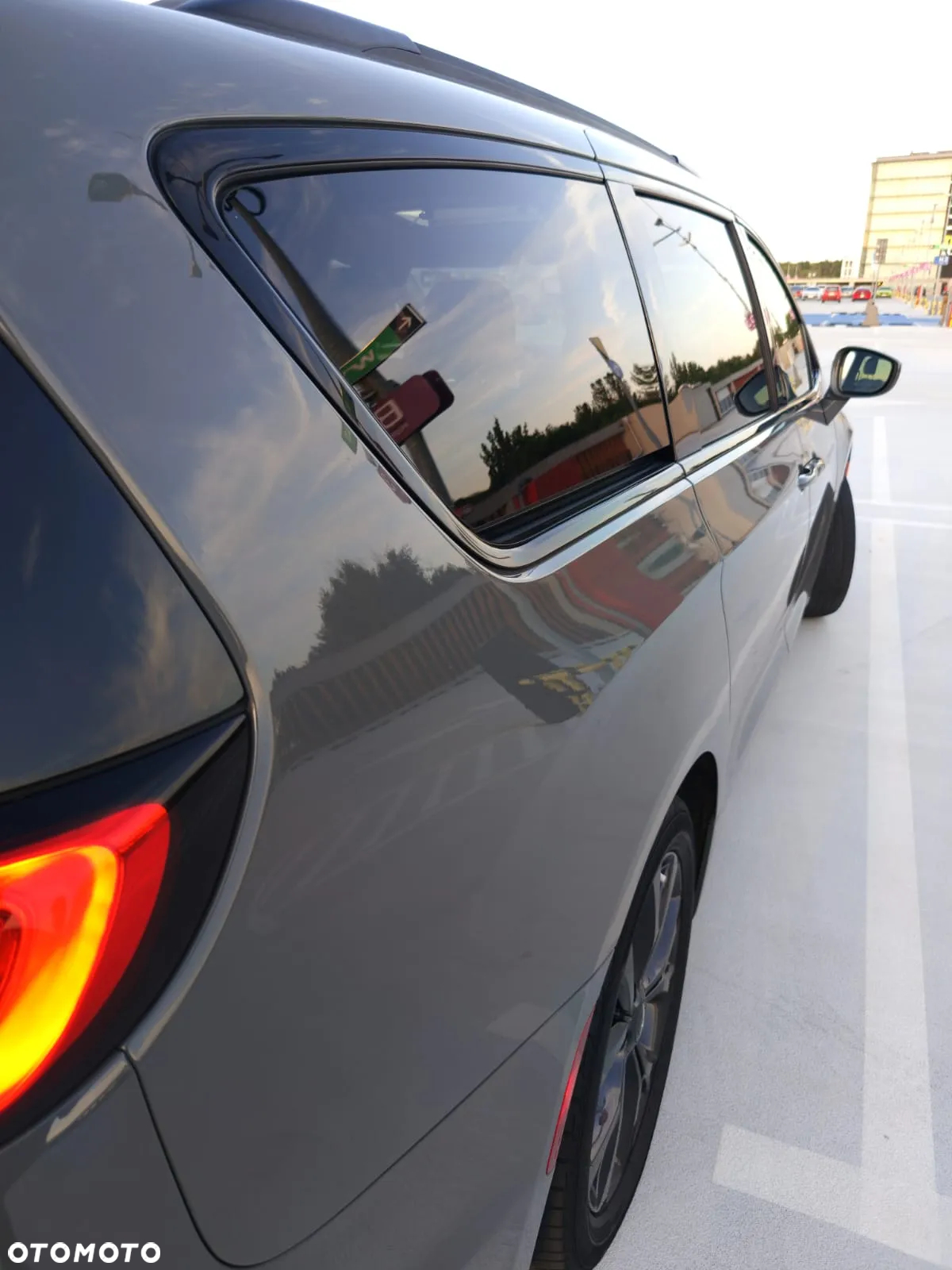 Chrysler Pacifica - 13