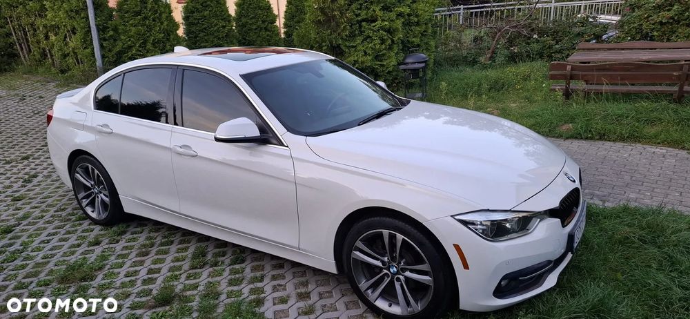 BMW Seria 3 330i Sport Line - 13