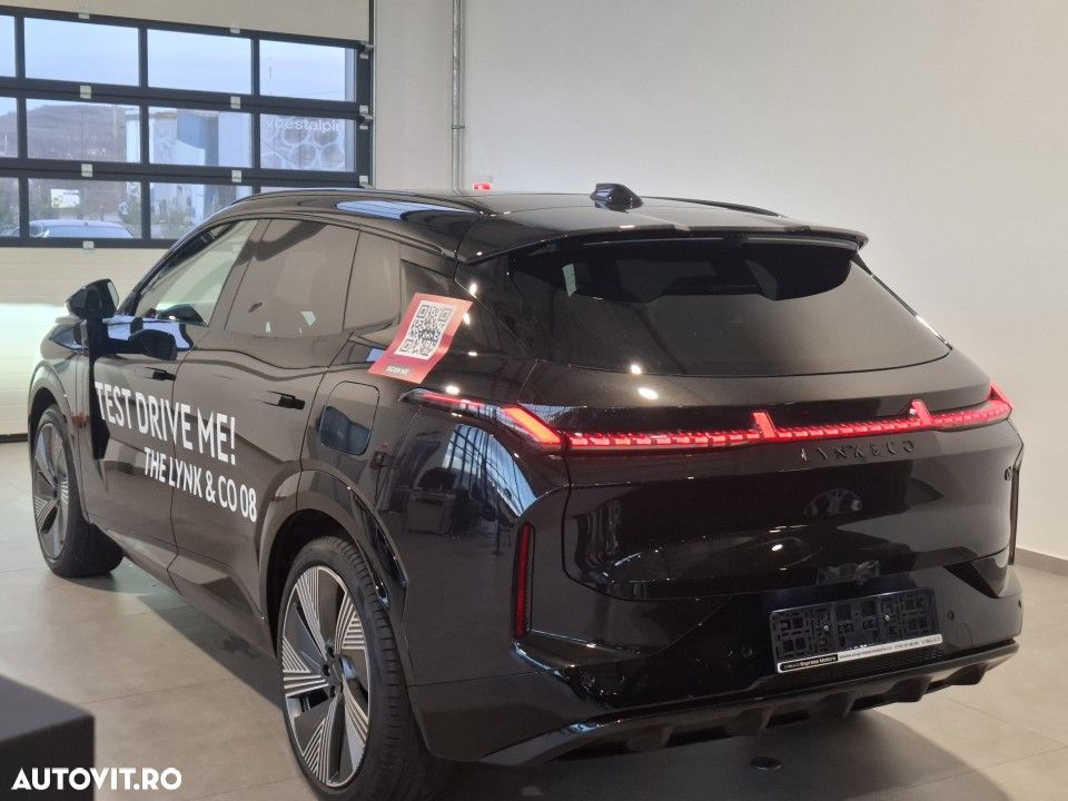 Lynk&Co 8 - 3
