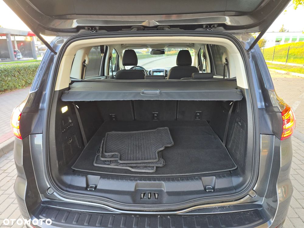 Ford S-Max - 18