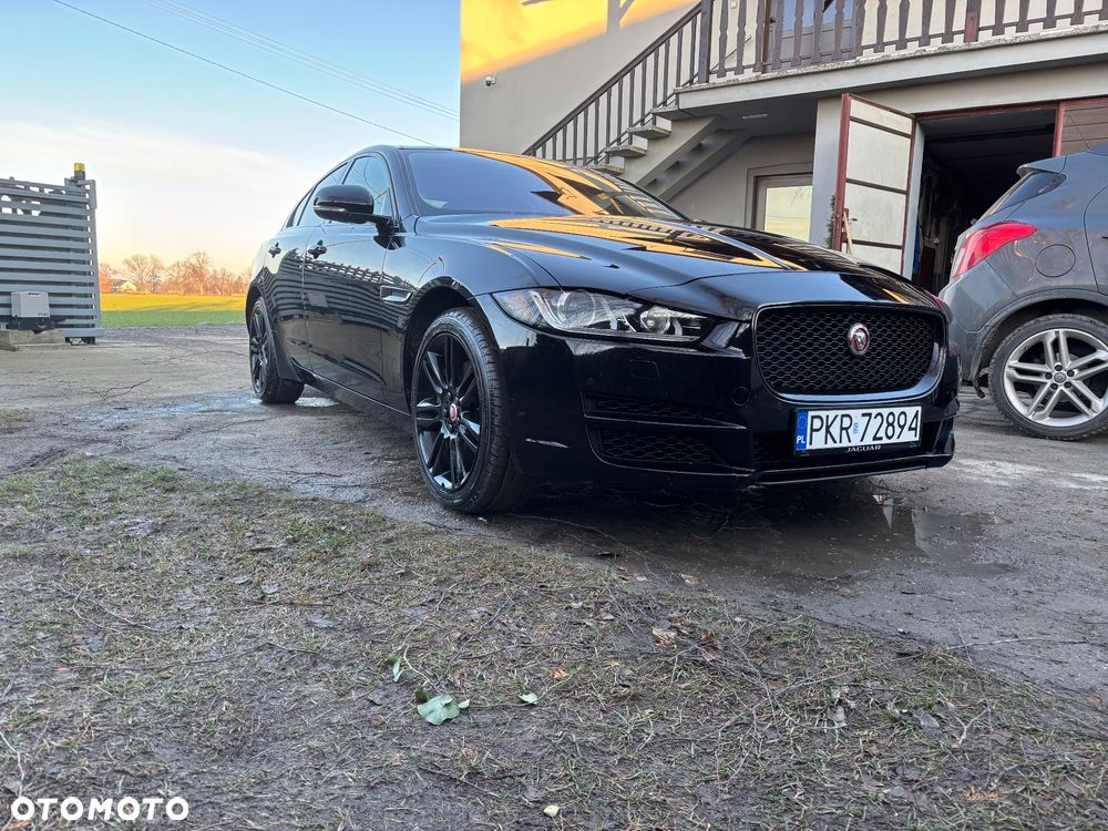Jaguar XE 2.0 T AWD Prestige - 10