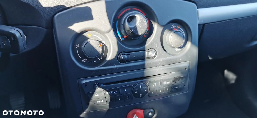 Renault Clio - 9