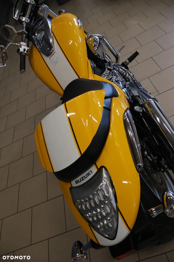 Suzuki Intruder - 16