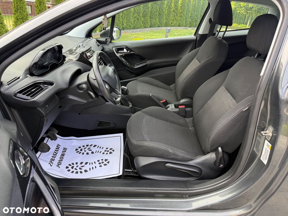 Peugeot 208 - 24