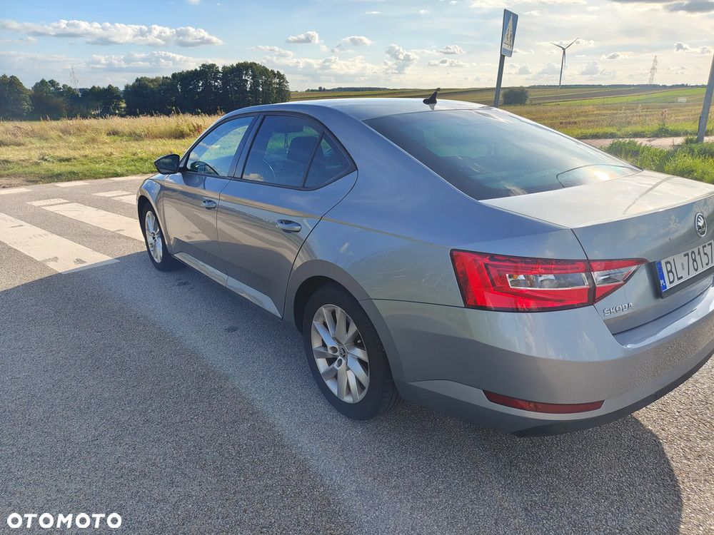 Skoda Superb 2.0 TDI Ambition - 6