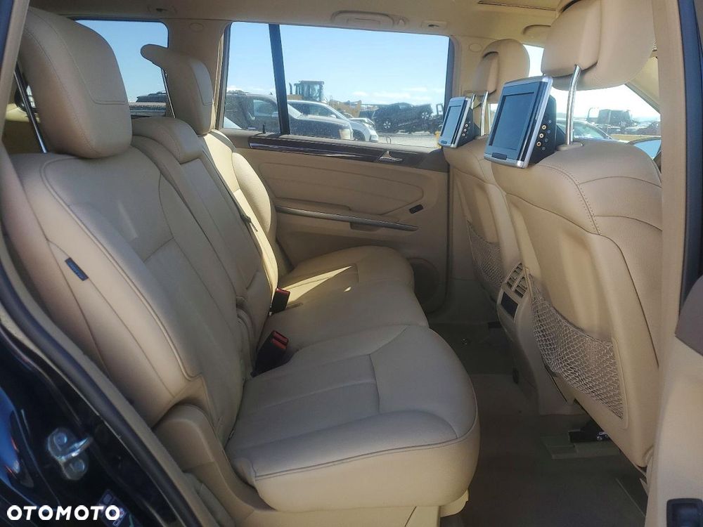 Mercedes-Benz GL 450 - 11