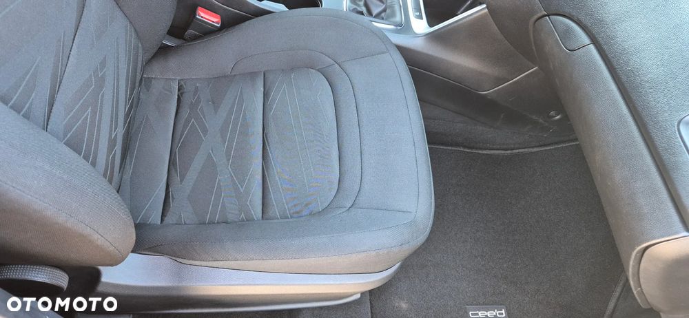 Kia Ceed 1.6 CRDi L - 13