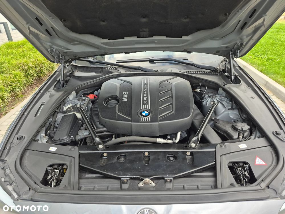 BMW Seria 5 520d Sport-Aut - 32