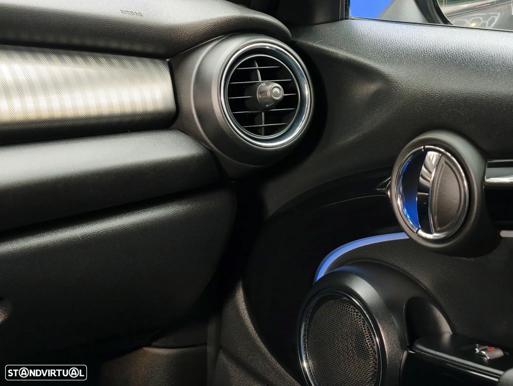 MINI 5 Portas Cooper SD Auto Desportiva - 39