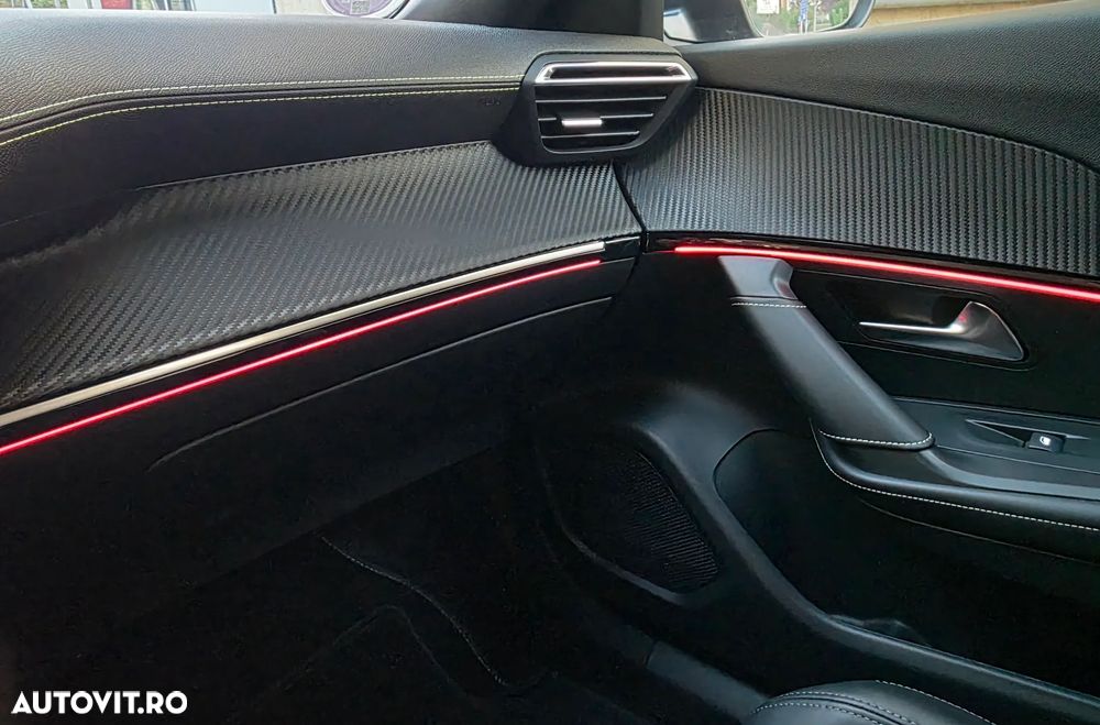Peugeot 2008 PureTech 130 EAT8 GT - 28
