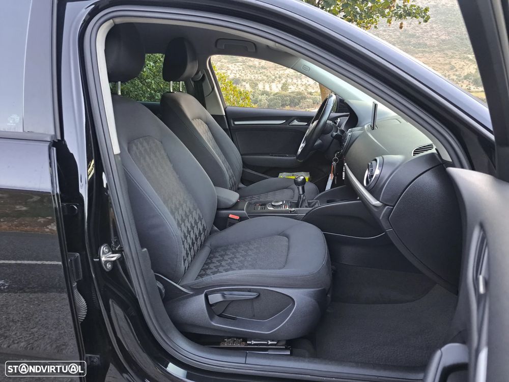 Audi A3 Sportback 1.6 TDI Attraction - 14