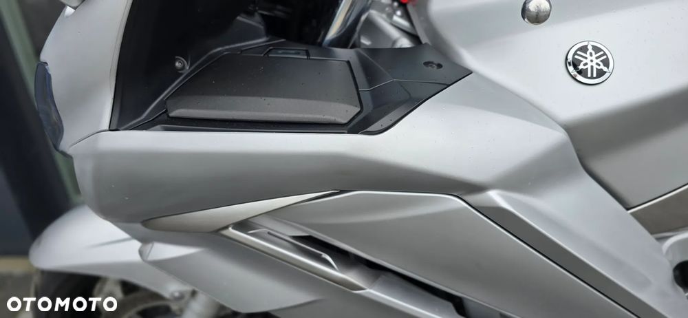 Yamaha FJR - 37