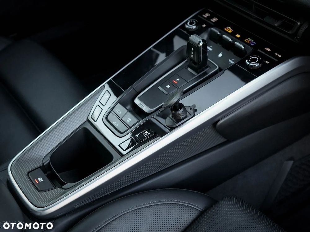 Porsche 911 Carrera 4S - 21