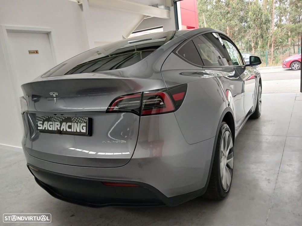 Tesla Model Y Long Range Dual Motor AWD - 13