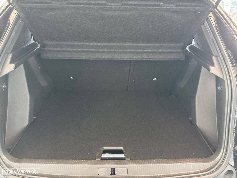 Peugeot 2008 1.2 PureTech GT EAT8 - 6