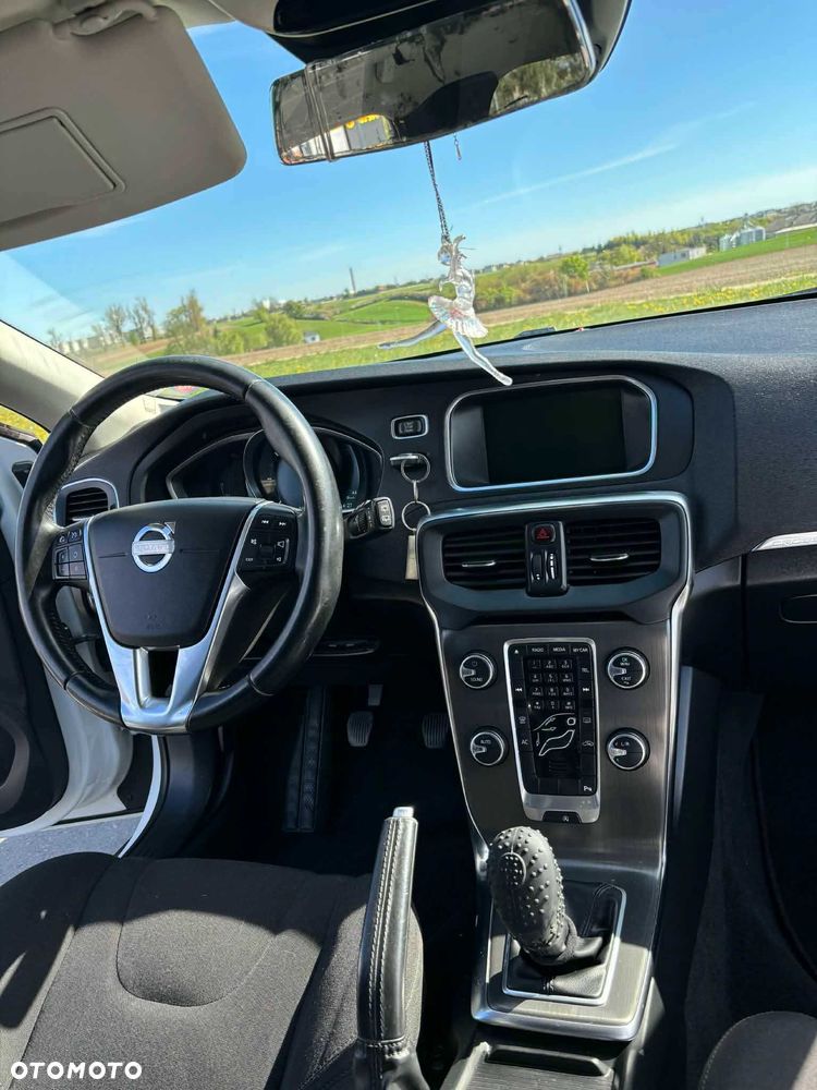 Volvo V40 Cross Country - 6