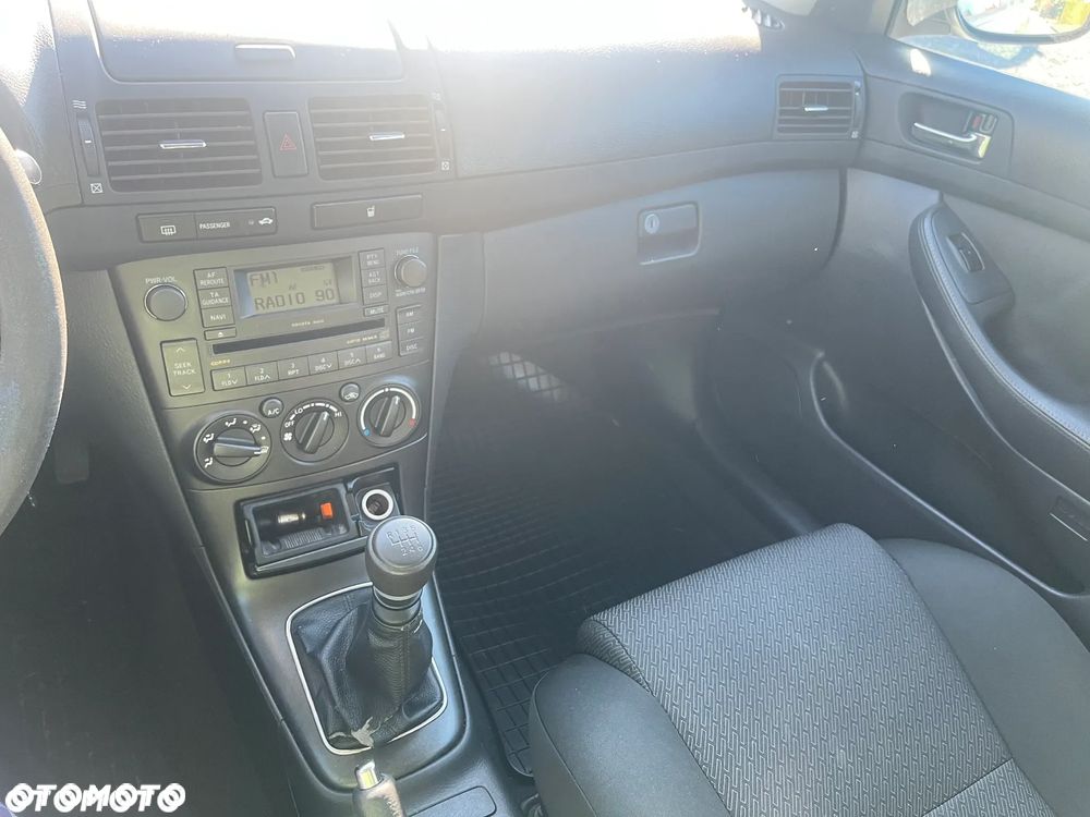 Toyota Avensis 2.0 D-4D Combi - 9