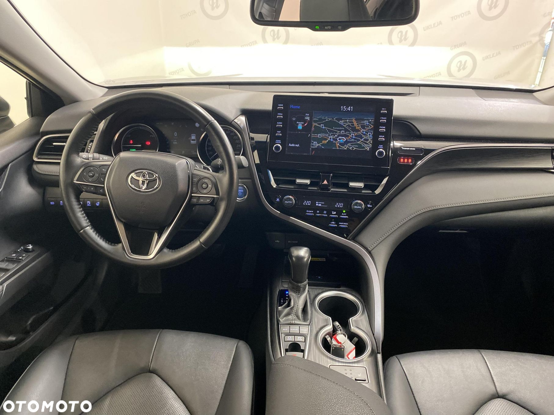 Toyota Camry 2.5 Hybrid Executive CVT - 3