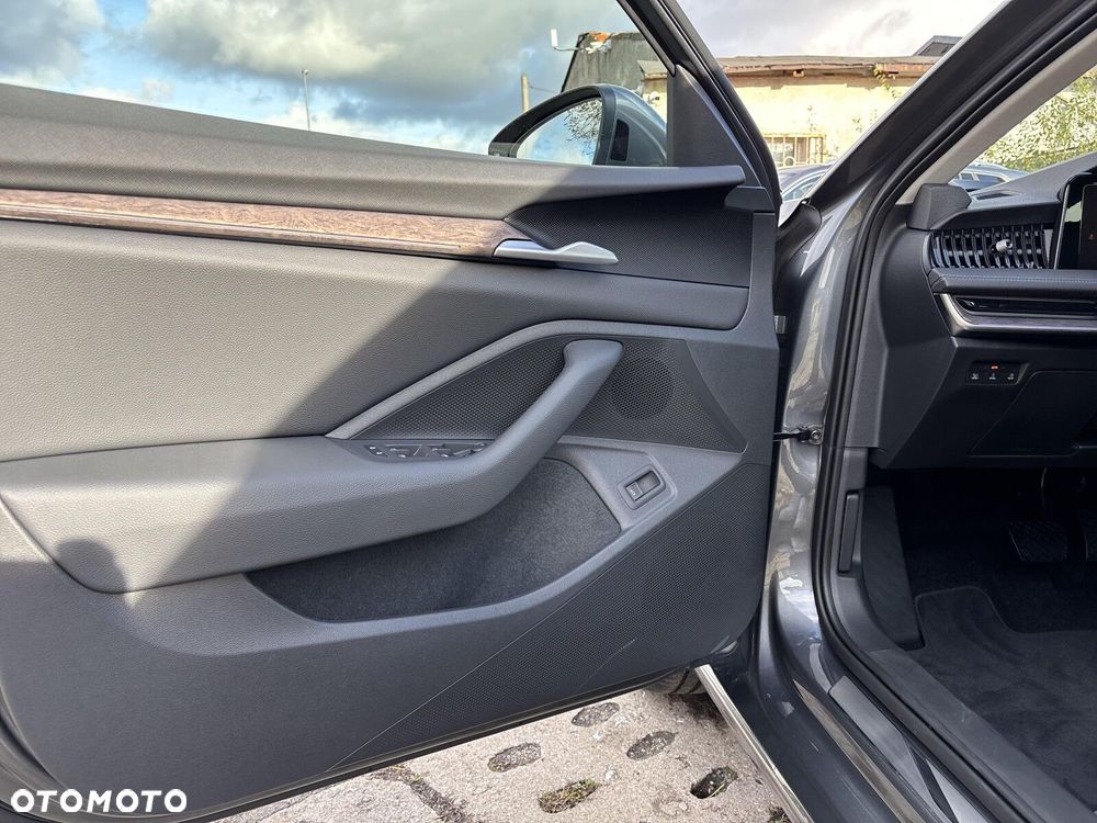 Skoda Superb 1.5 TSI L&K DSG - 10