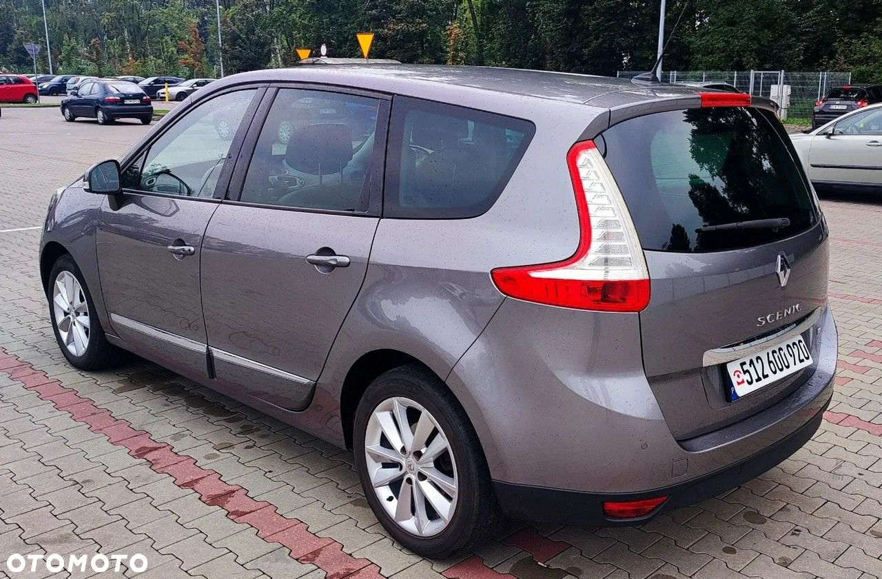 Renault Grand Scenic - 8