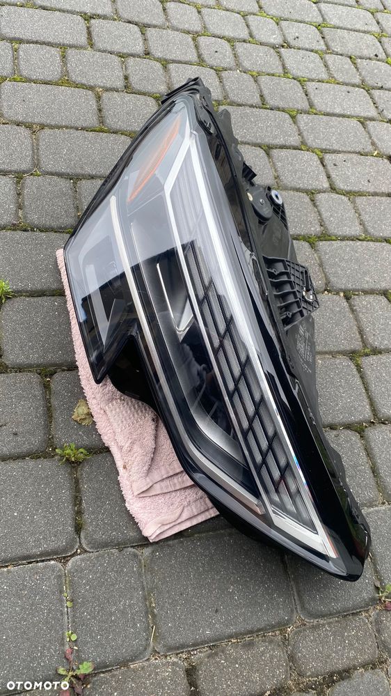 Lampa przód prawa Audi A3 8Y - 12
