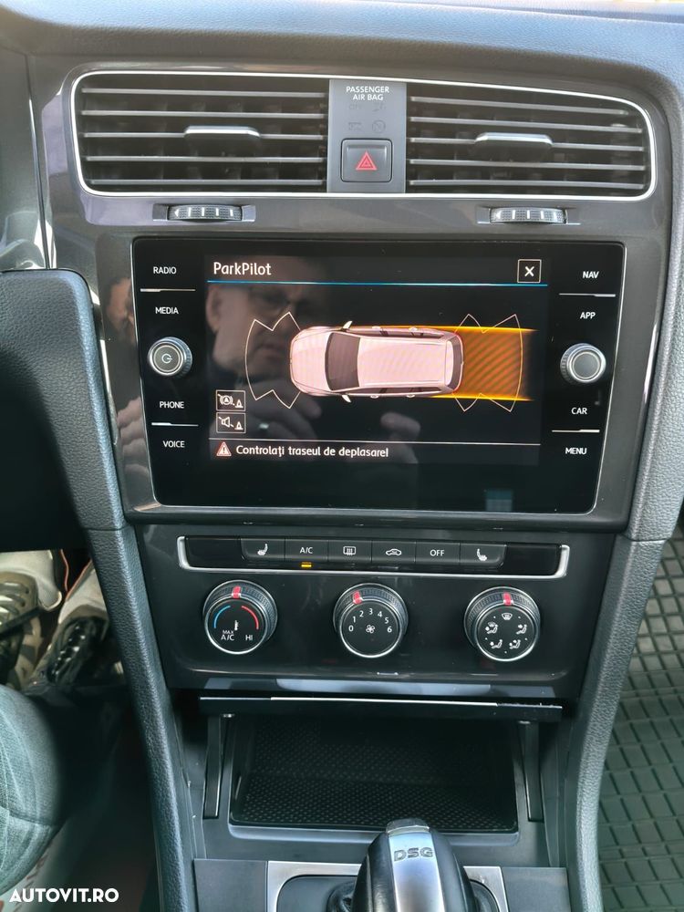 Volkswagen Golf - 12