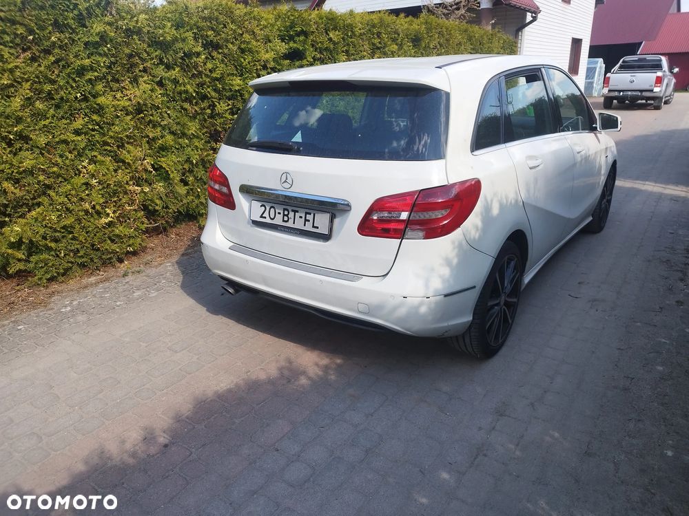 Mercedes-Benz Klasa B 180 CDI (BlueEFFICIENCY) - 3