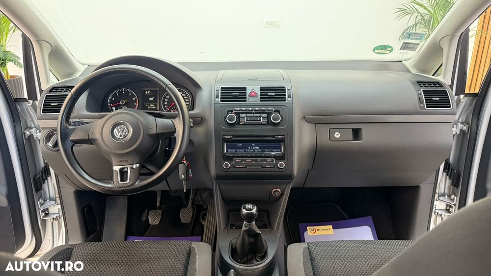 Volkswagen Touran - 8