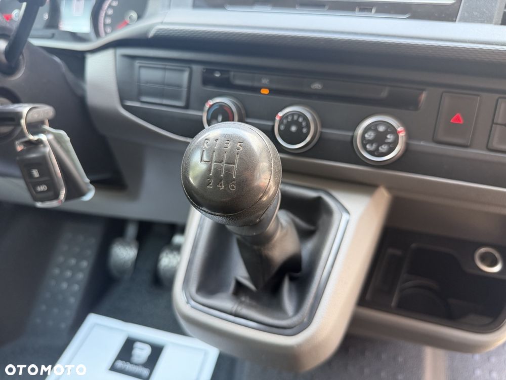 Volkswagen Transporter - 15