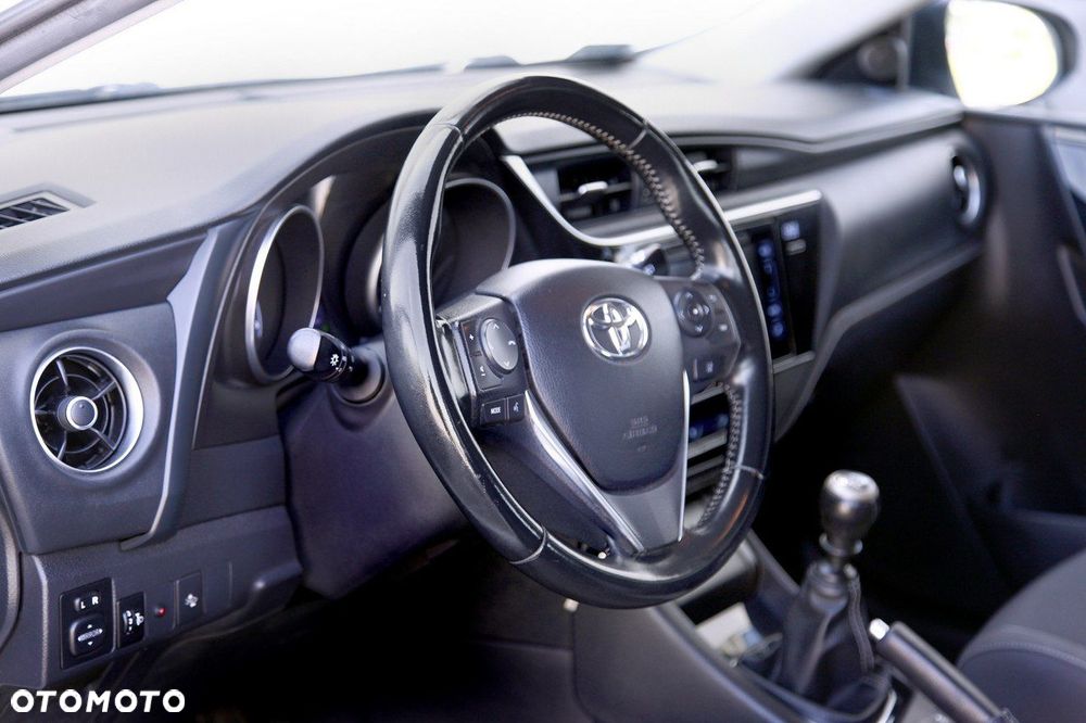 Toyota Auris - 13