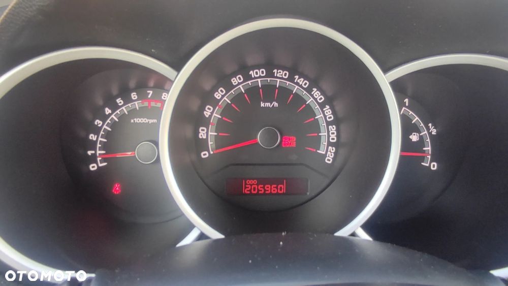 Kia Venga - 7