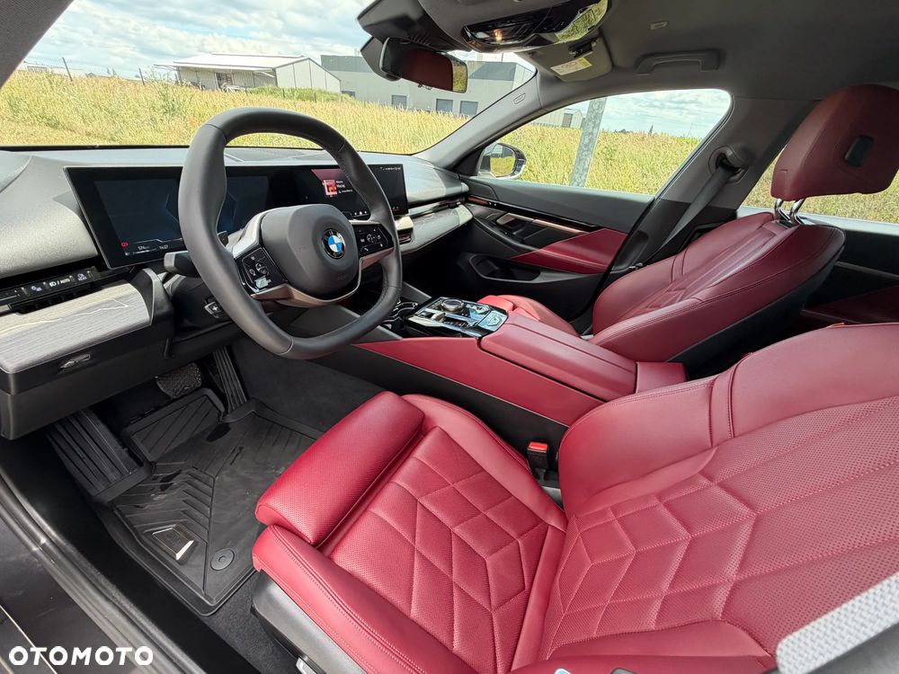 BMW Seria 5 520i mHEV - 1