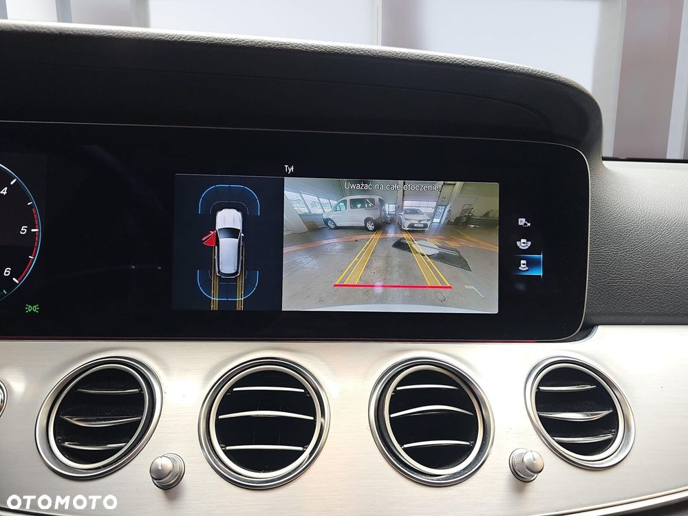 Mercedes-Benz Klasa E - 17