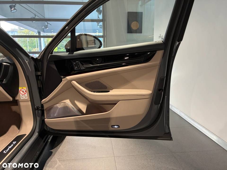 Porsche Panamera Turbo S E-Hybrid PHEV - 15