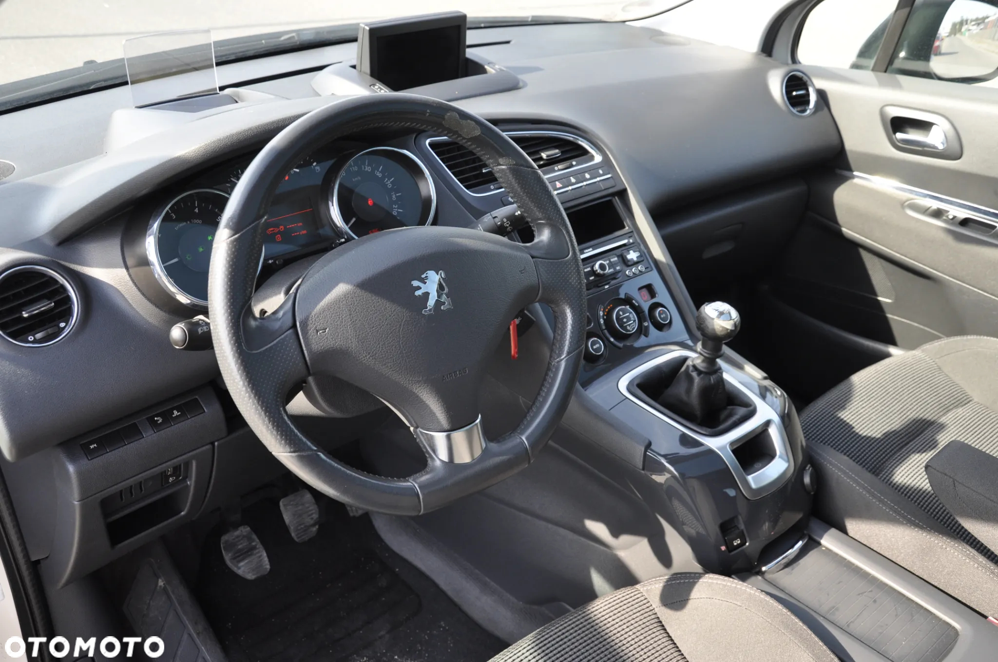 Peugeot 5008 1.6 THP Business Line - 16