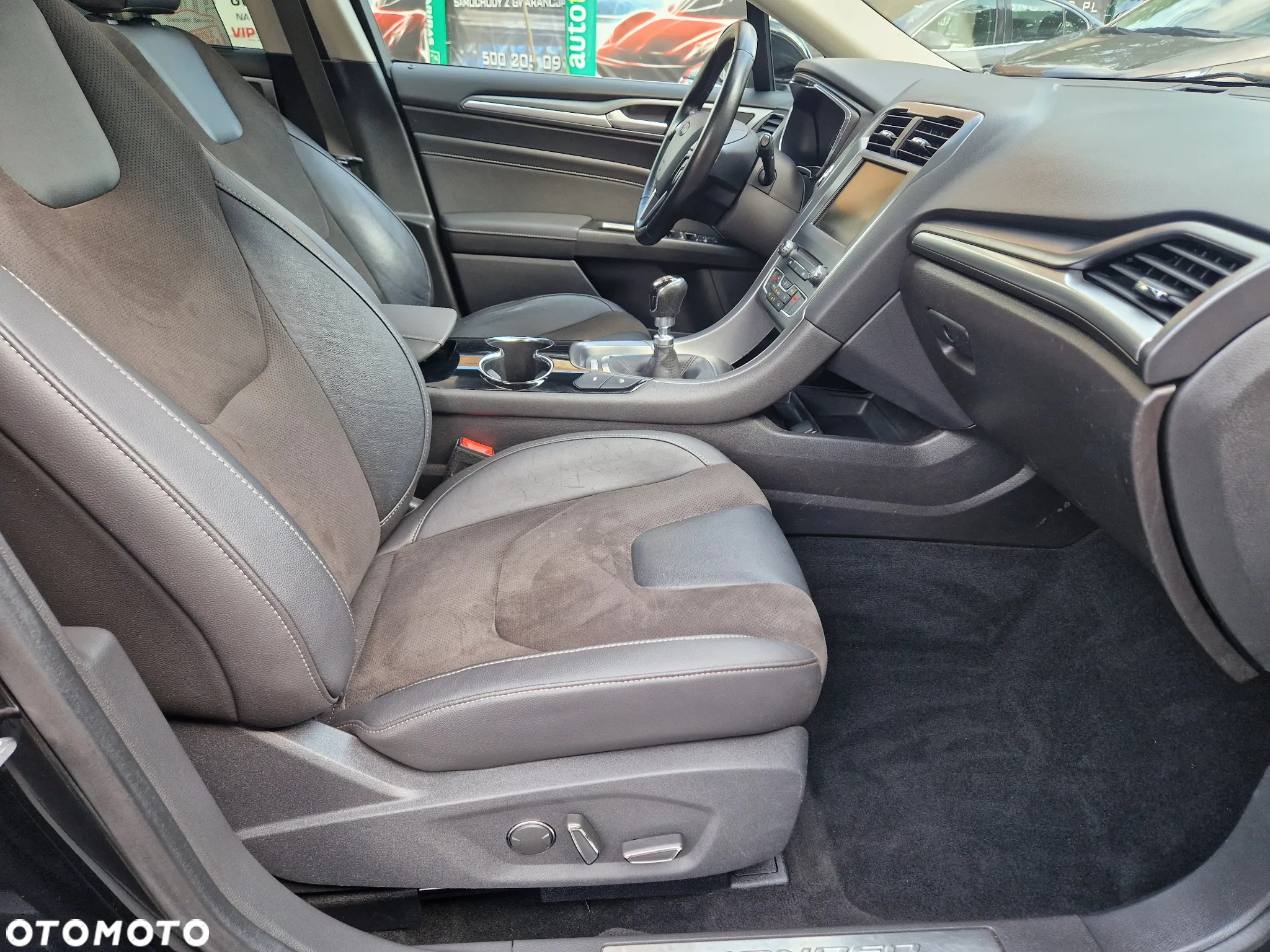 Ford Mondeo 2.0 TDCi Titanium - 36