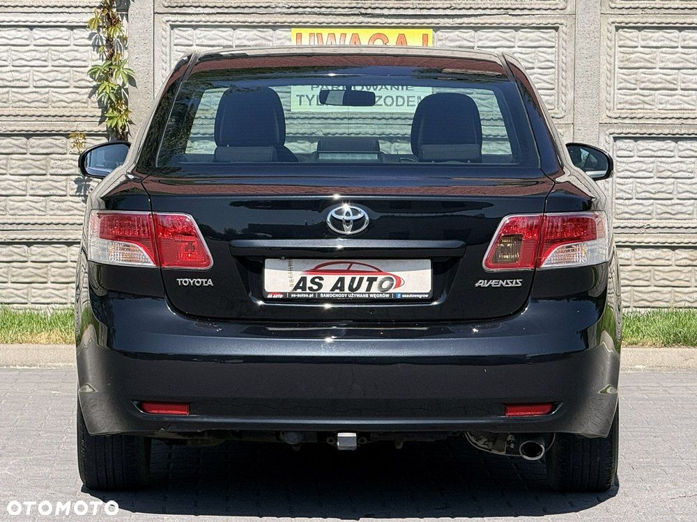 Toyota Avensis 1.8 Sol - 40