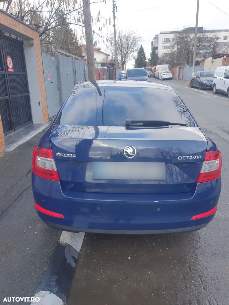 Skoda Octavia 1.6 TDI AMBITION - 9