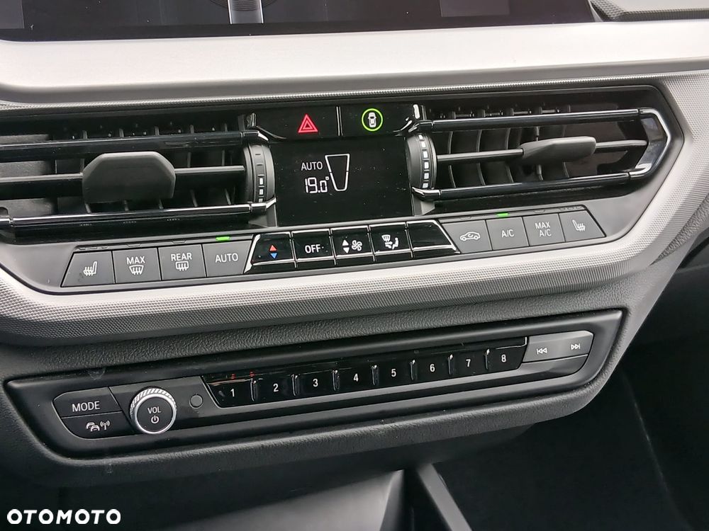 BMW Seria 1 118i Advantage - 21
