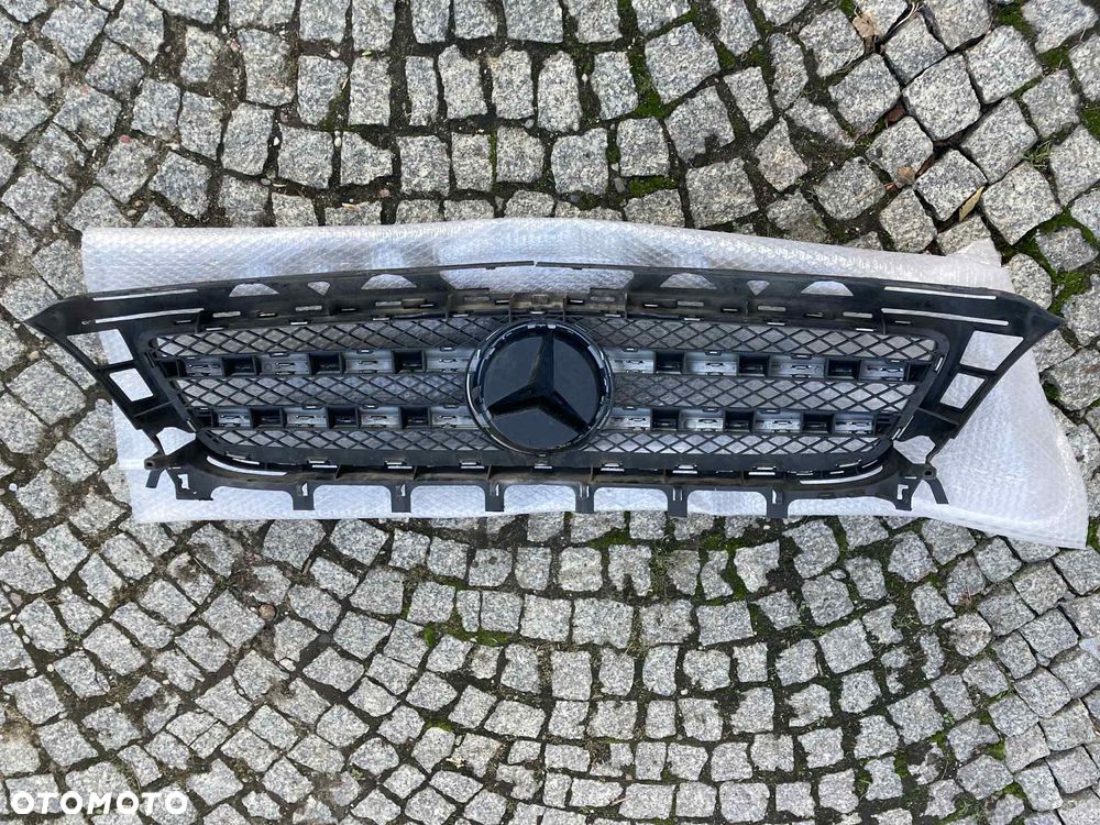 Grill Mercedes cls 2011r.  W218 - 3