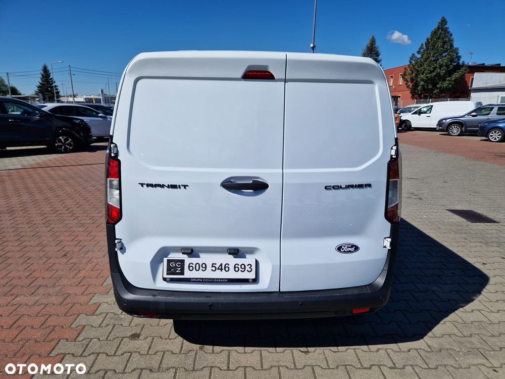Ford Transit Courier - 8