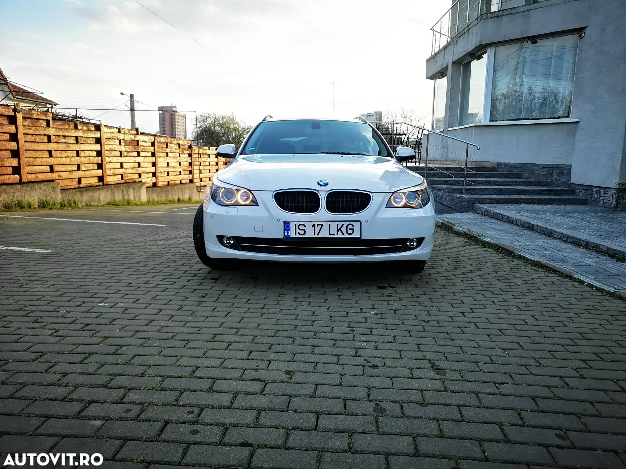 BMW Seria 5 520d Edition Exclusive - 1