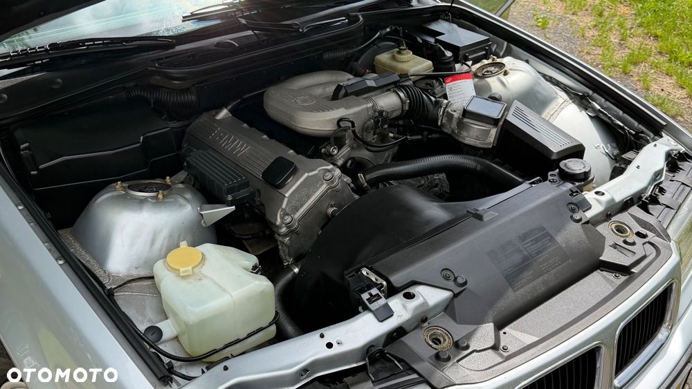 BMW Seria 3 - 37