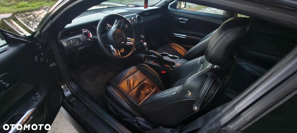 Ford Mustang - 11