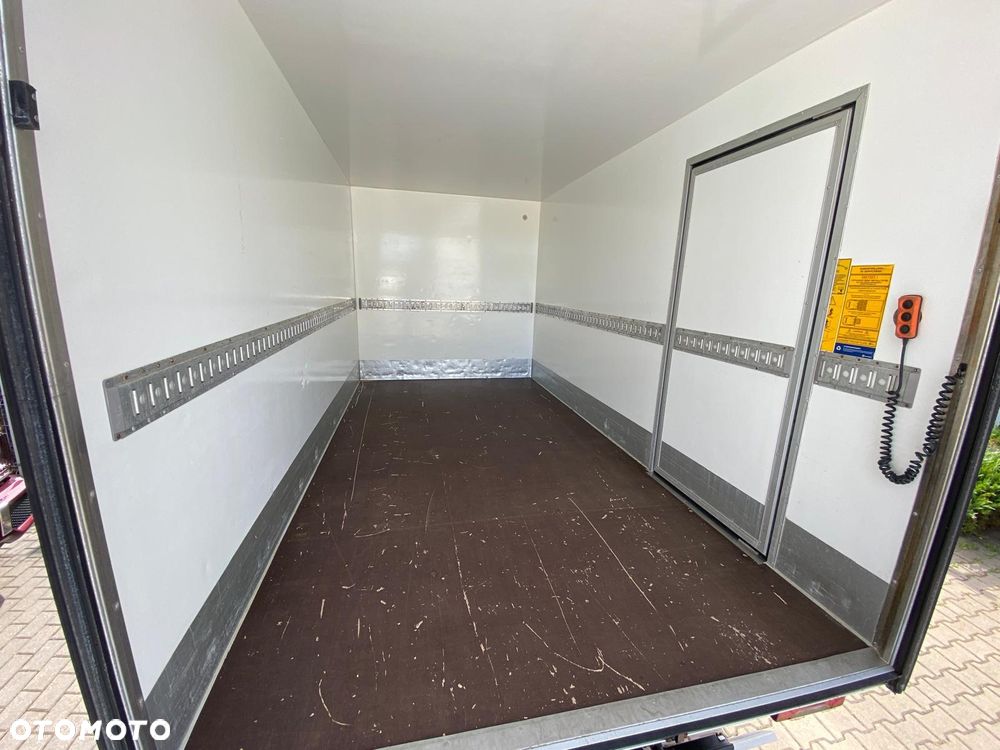 Iveco DAILY 35-160 HI-MATIC KONTENER 8 PALET WINDA ZEPRO - 40