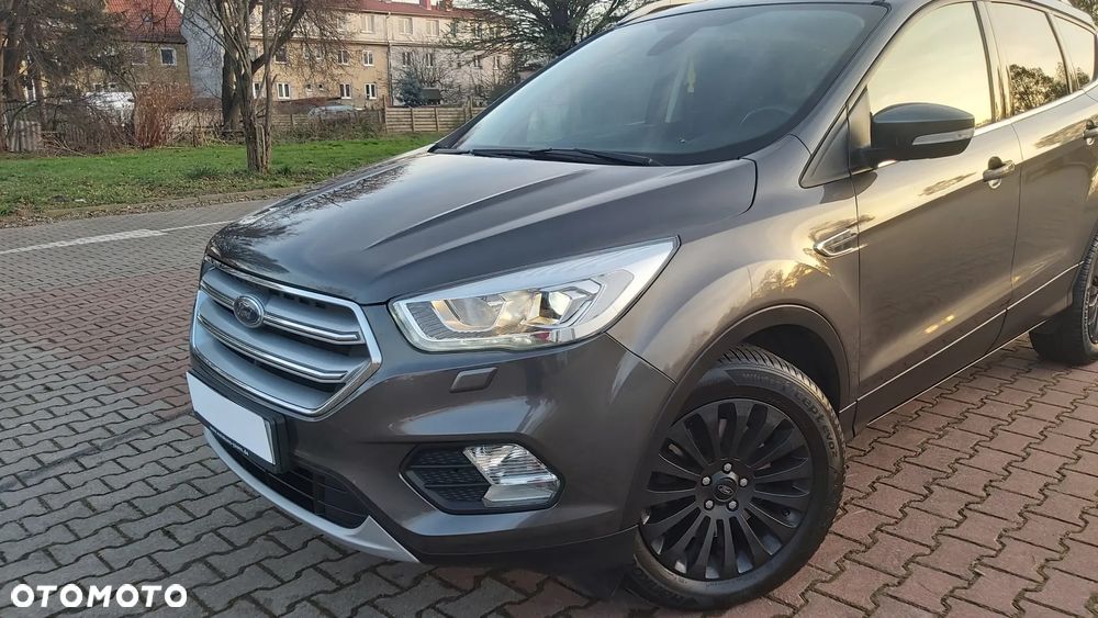 Ford Kuga 1.5 TDCi 2x4 Titanium - 2